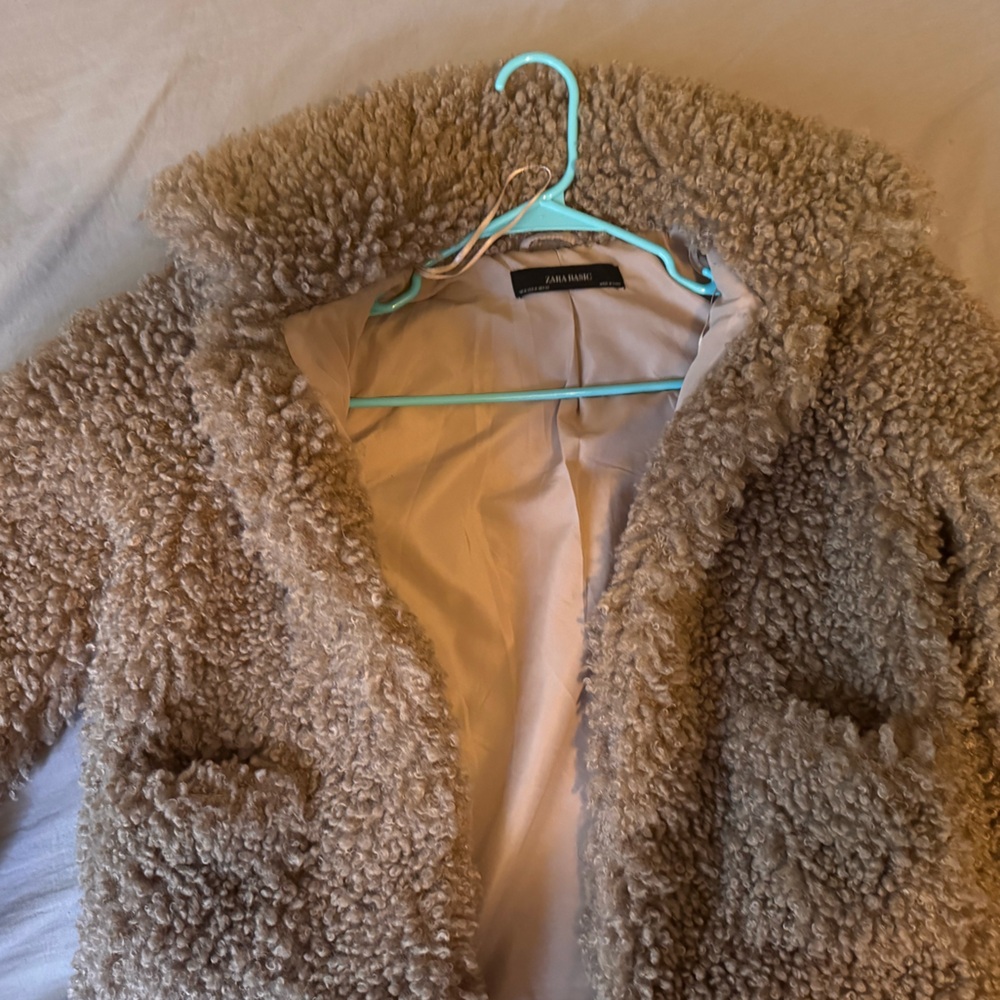 Zara Basic Taupe Teddy Faux Shearling Jacket – Size M, Worn Once